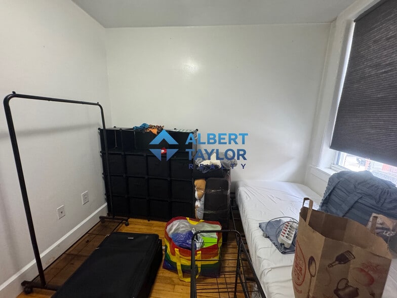 Building Photo - 172 Endicott St