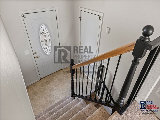 Building Photo - 412 Towhee St