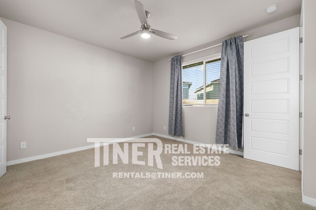 Building Photo - 4224 Roanne Wy