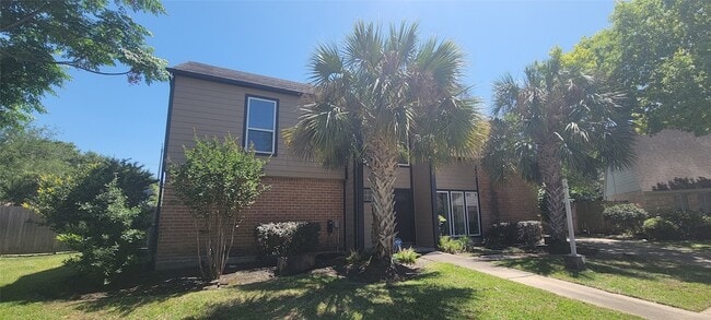 Building Photo - 11302 Meadow Lake Dr