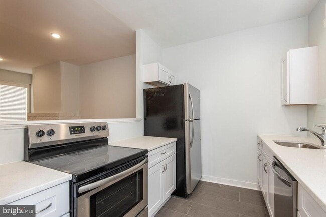 Building Photo - 3936 Delancey St
