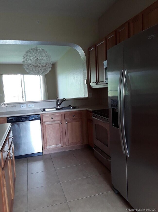 Building Photo - 3600 Oaks Clubhouse Dr
