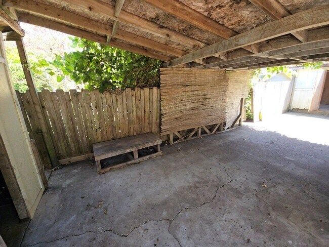 Building Photo - 4BD/2BA Eureka home close to schools, medical services