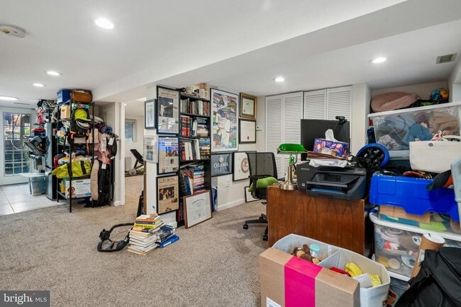 Building Photo - 1373 Quincy St NW