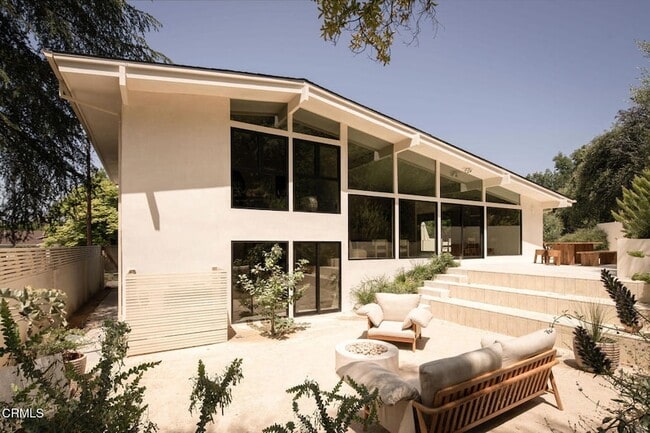 Building Photo - 4722 Larkwood Ave