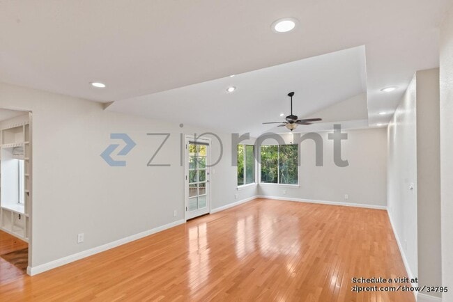 Building Photo - 34348 Atteridge Ct