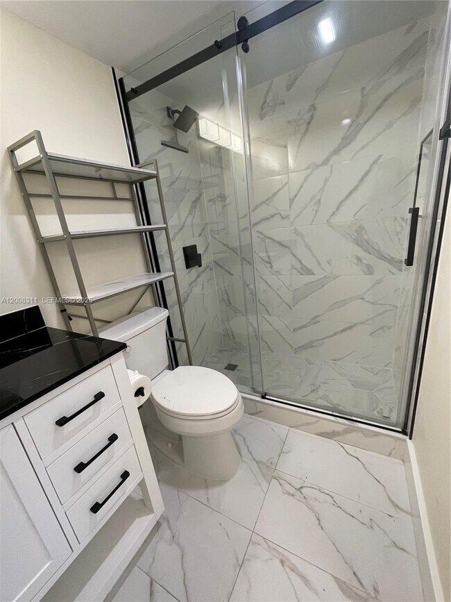 Building Photo - 2811 N Oakland Forest Dr