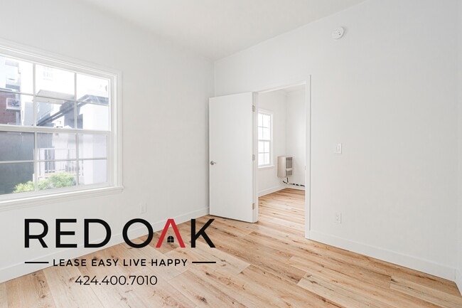 Building Photo - 861 Fedora St
