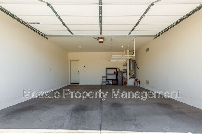 Building Photo - 35208 W Santa Monica Ave