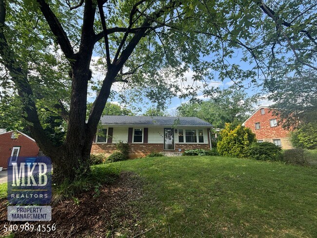 Building Photo - 4706 Casper Dr NE