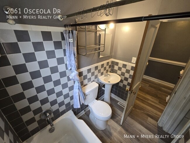 Building Photo - 2061 Osceola Dr