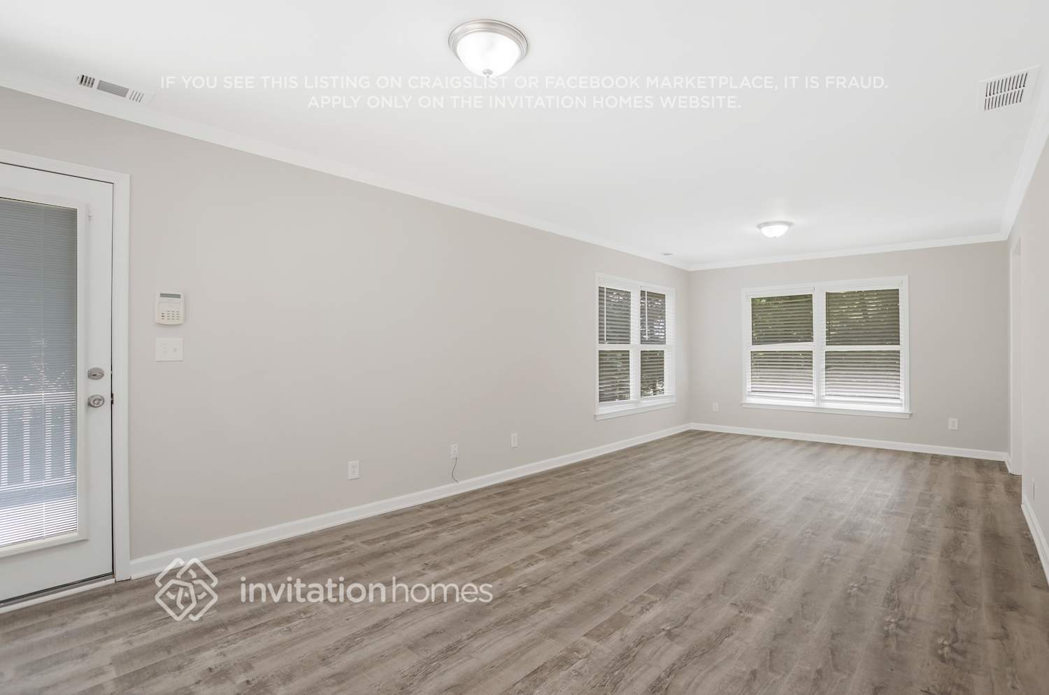 Building Photo - 2010 Carriage Way