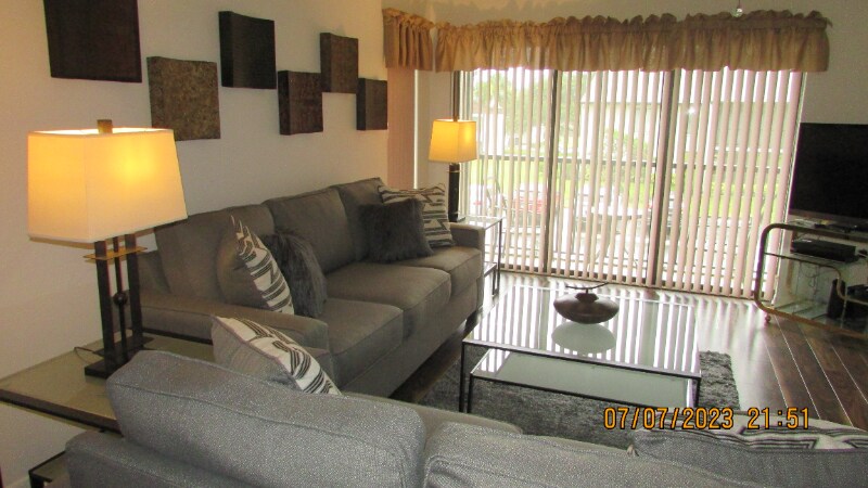 Building Photo - 2699 Pine Ridge Way E