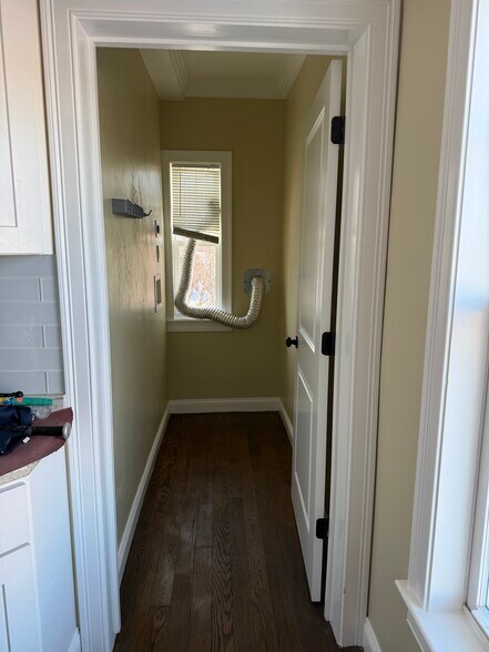 Building Photo - 11 Maywood St