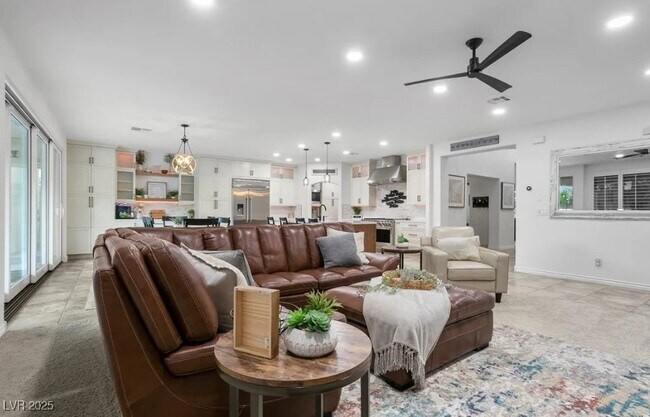 Building Photo - 7277 Sashaying Spirit Ct