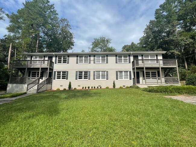 Building Photo - 207 Charleston Ave