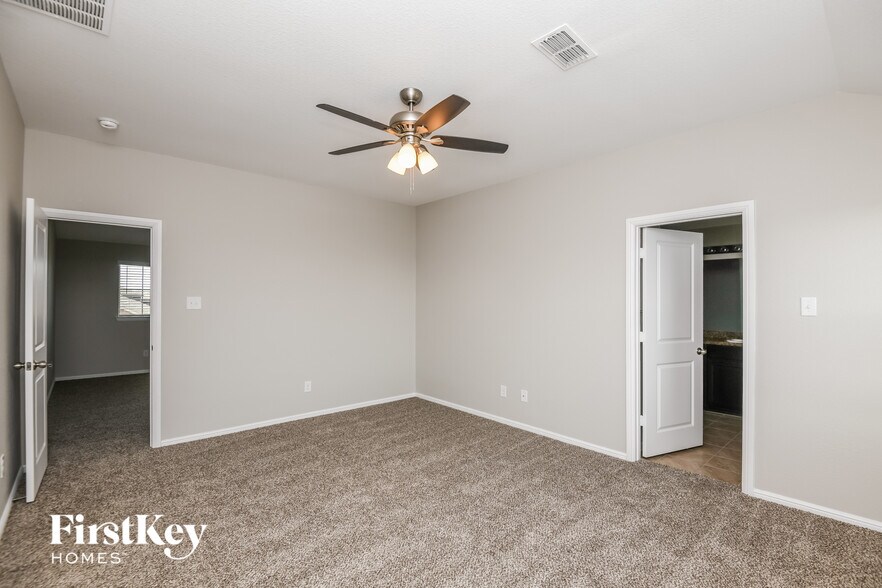 Building Photo - 10109 Huntersville Trl