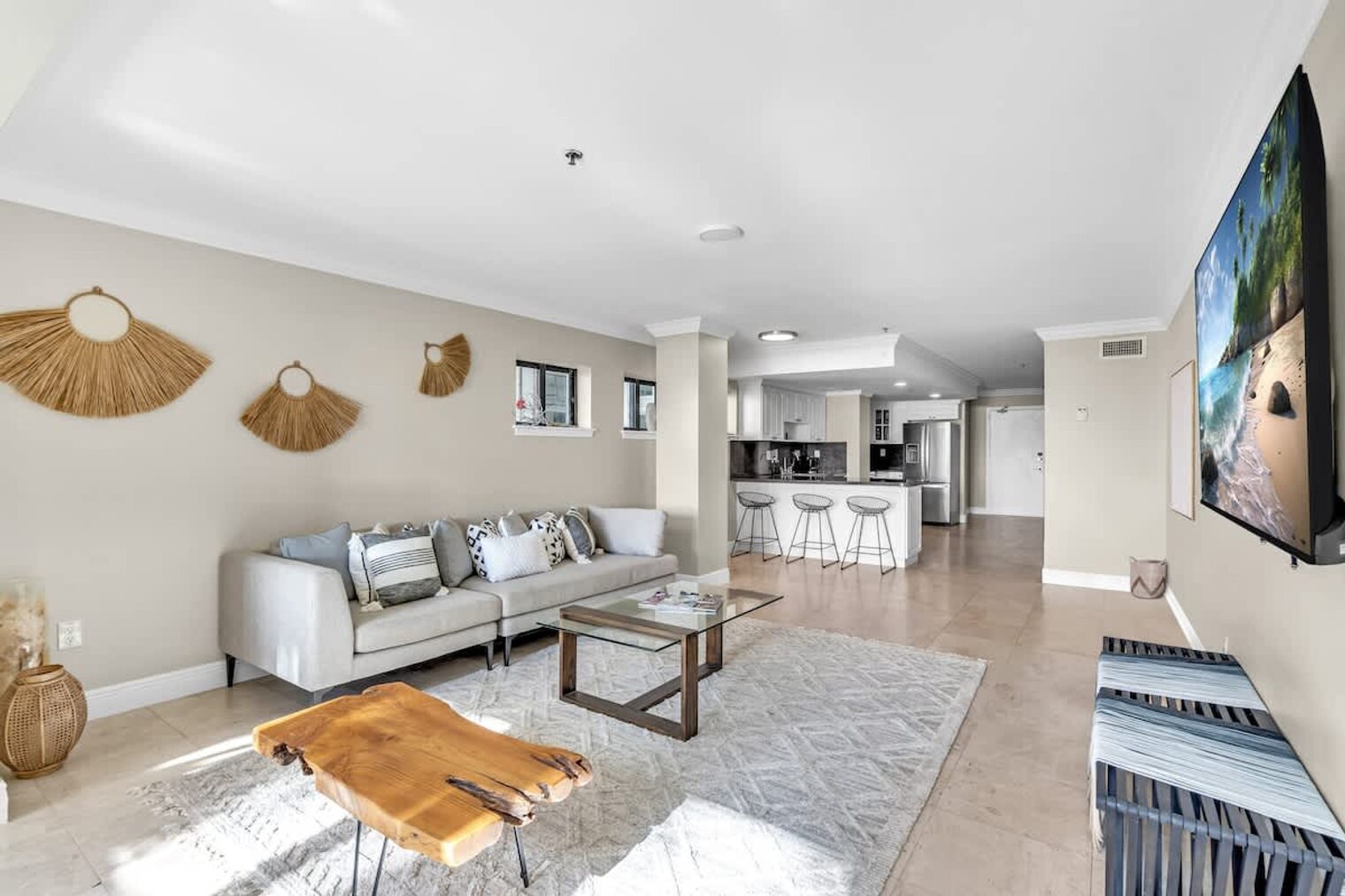 Building Photo - 6345 Collins Ave