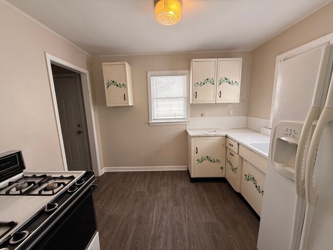 Building Photo - 218 Walnut St