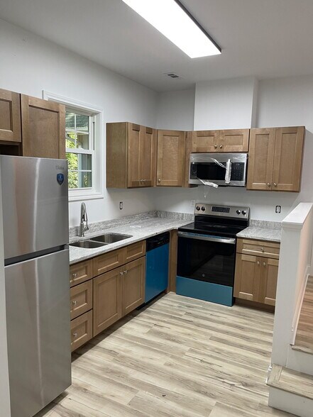 Building Photo - 115 Wild Primrose Ln
