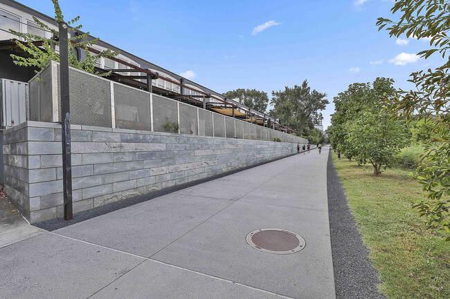 Building Photo - 675 Greenwood Ave NE