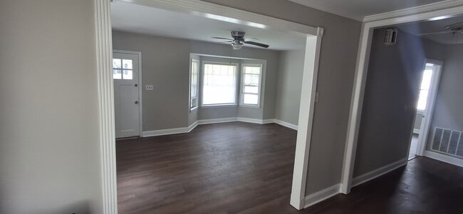 Building Photo - 5740 Pilgrim Ave