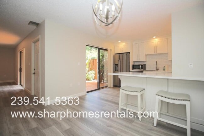 Building Photo - 5203 Cedarbend Dr