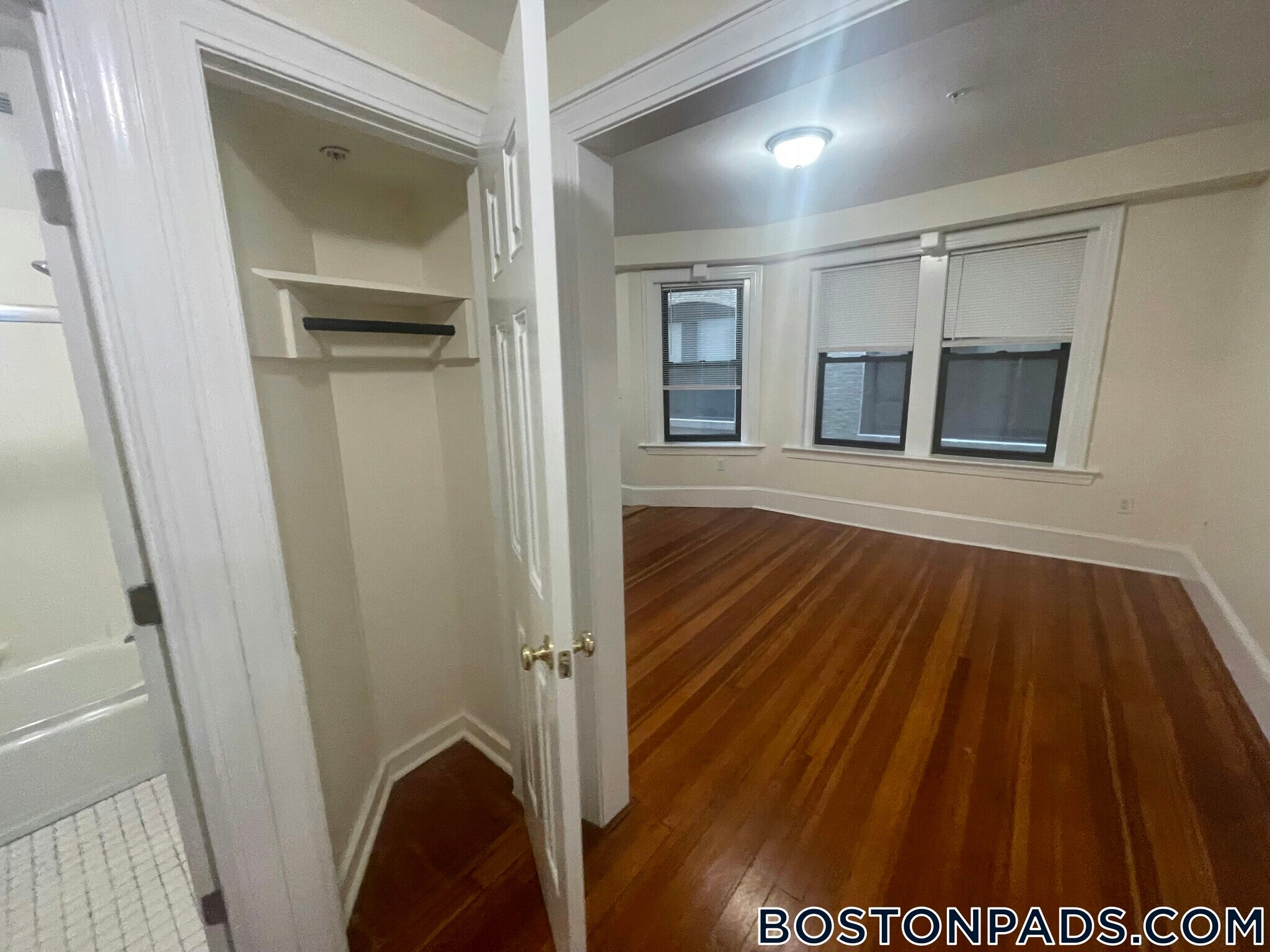Building Photo - 881 Massachusetts Ave