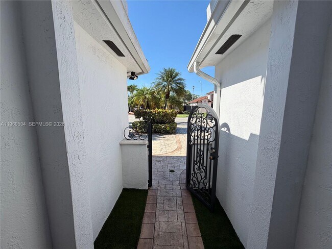 Building Photo - 7971 NW 186th Terrace