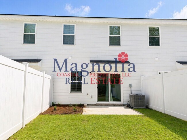 Building Photo - 3 Bedroom 2.5 Bathroom Townhome in Richmond Hill, GA