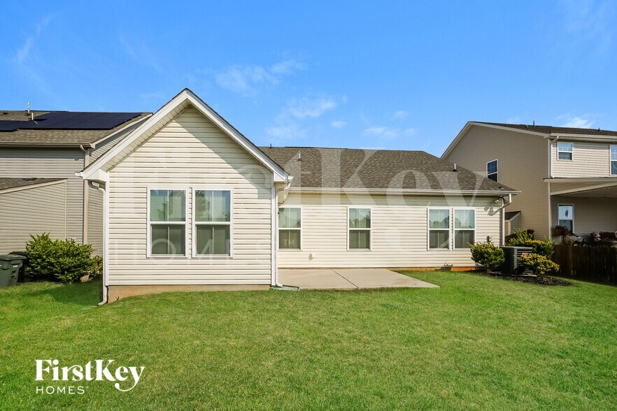 Building Photo - 1512 Scarbrough Cir SW