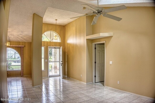Building Photo - 805 Crossbow Dr