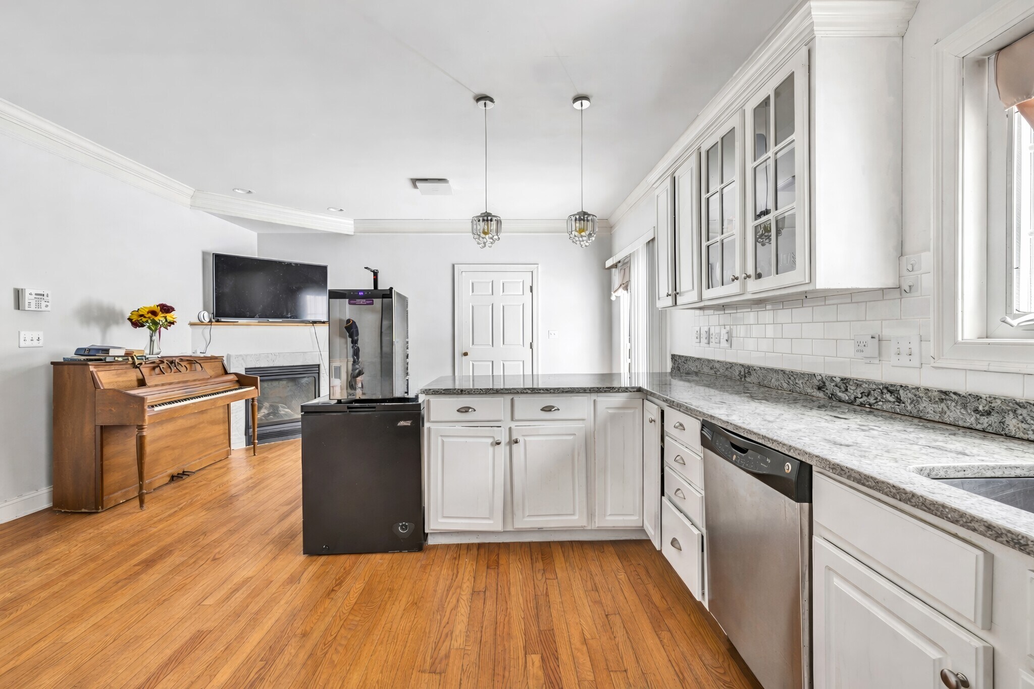 Building Photo - 240 Highland Ave