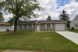 Building Photo - 3 Bedroom, 1 Bath Ranch in Greenfield