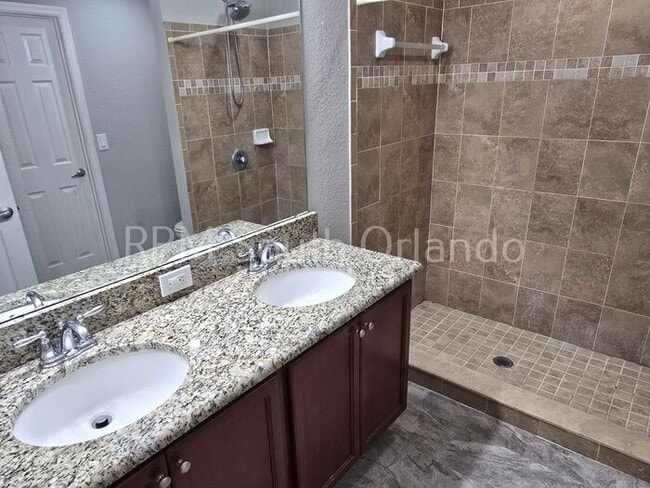 Building Photo - Country Club Estates