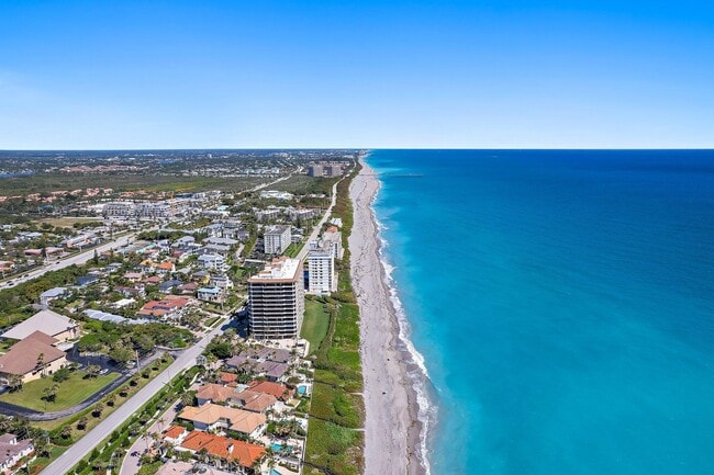 Building Photo - 840 Ocean Dr