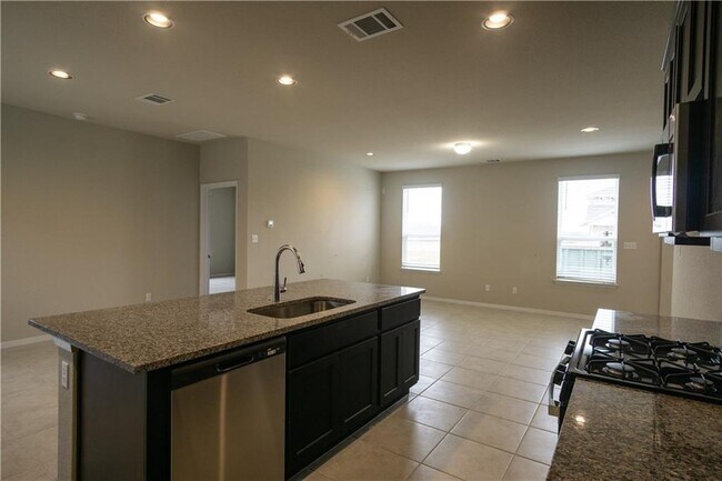 Building Photo - 179 White Dunes Dr