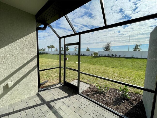 Building Photo - 16040 Sunny Day Dr