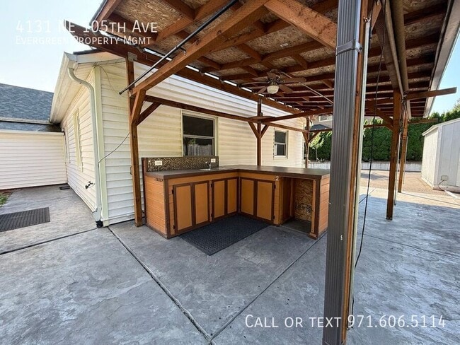 Building Photo - 4131 NE 105th Ave