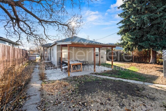 Building Photo - Welcome to Downriver