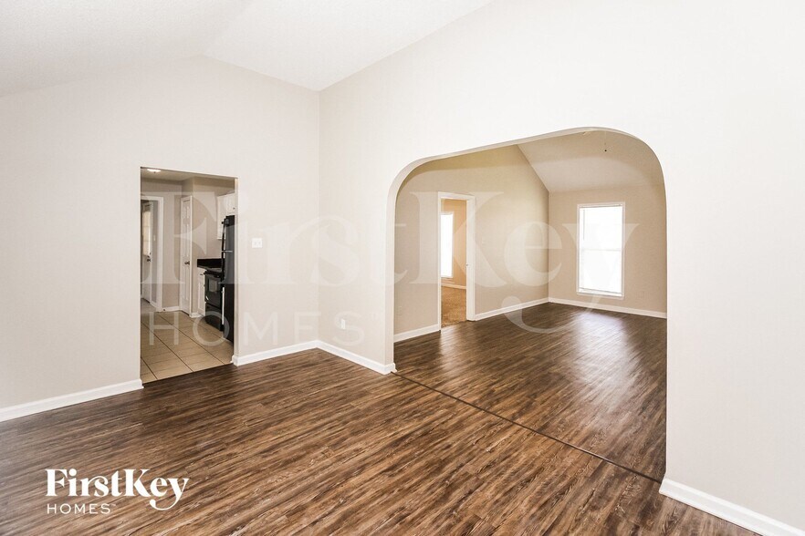 Building Photo - 4596 Fontaine Pl