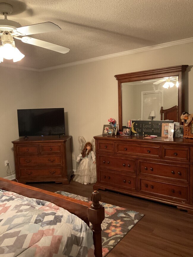 Building Photo - 183 Talon Dr