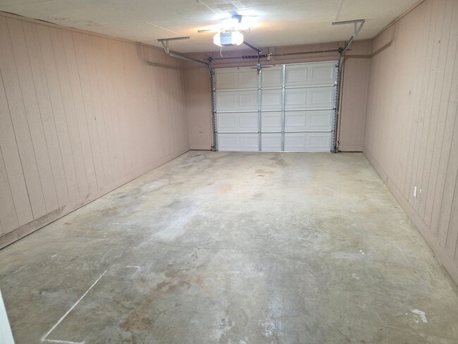 Building Photo - 103 Stanford Cir