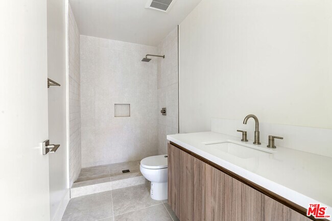 Building Photo - 3651 Regal Pl