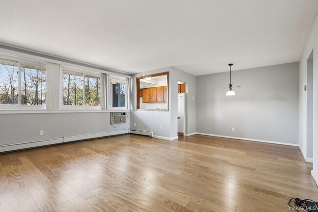 Building Photo - 4 Wyndover Woods Ln