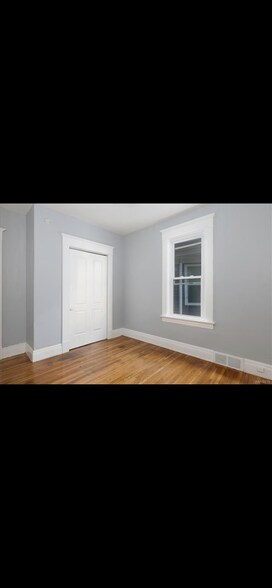 Building Photo - 431 Hoyt St