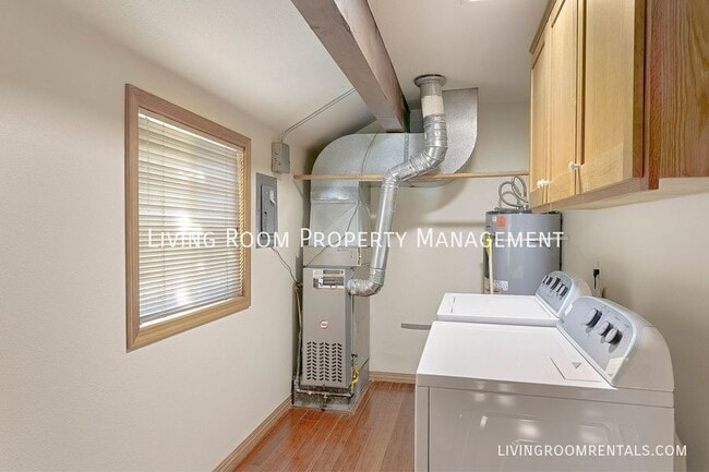 Building Photo - 9803 SW 49th Ave