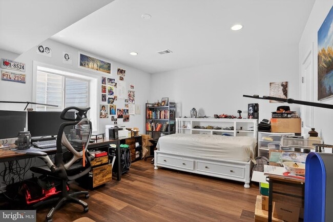 Building Photo - 41922 Spring Air Dr
