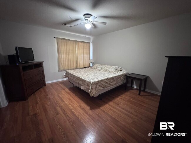 Building Photo - 1517 Regency Rd