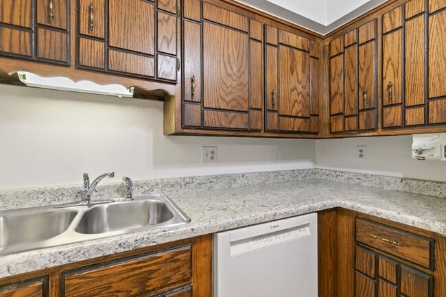 Building Photo - 1145 Willow Bend Cir